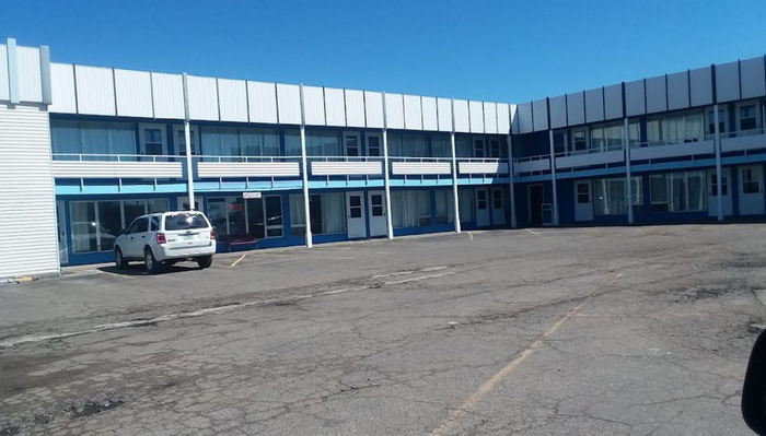 Skyline Motel (Penthouse Restaurant) - From Web Listing (newer photo)